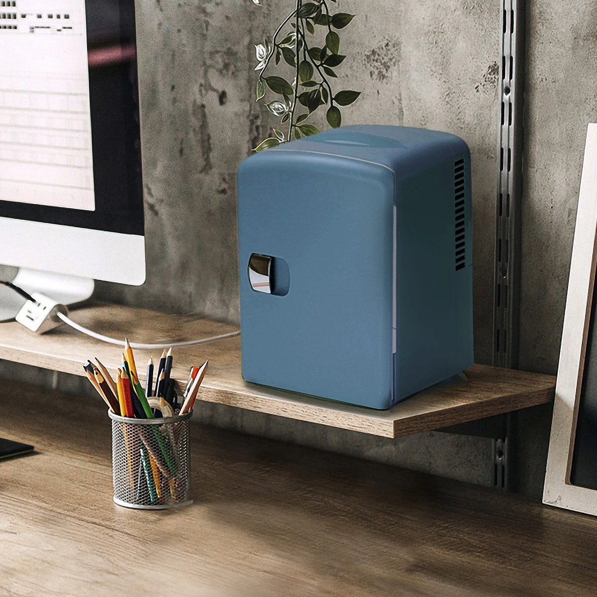 Black 6 Can Mini Fridge O735295