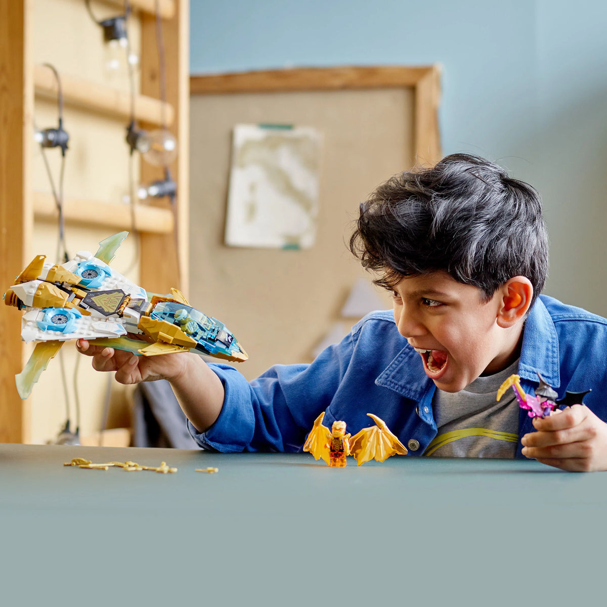 Zane's Golden Dragon Jet Toy Plane Set B427