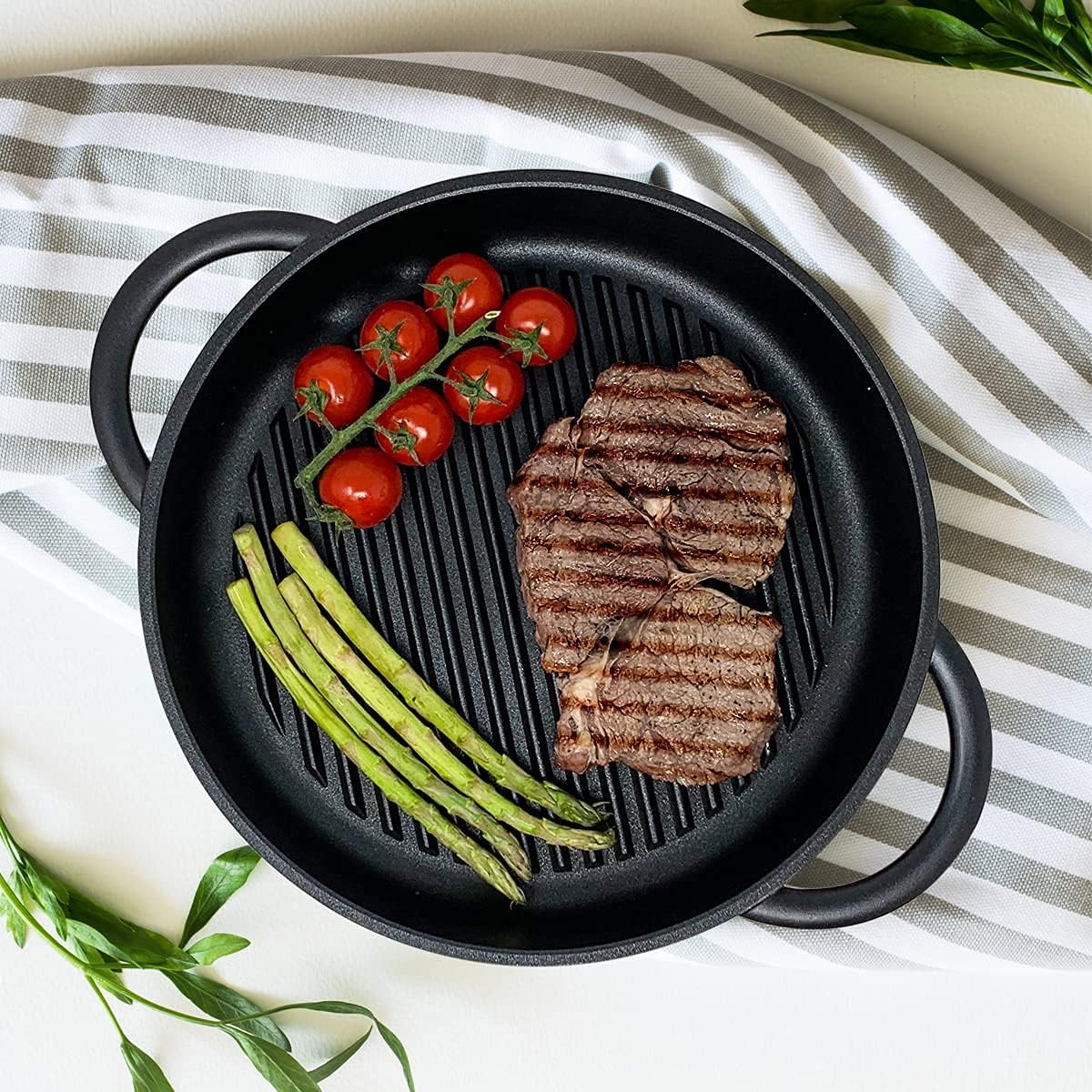 10.6 Inch Non Stick Cast Aluminum Griddle Pan with Glass Lid C959