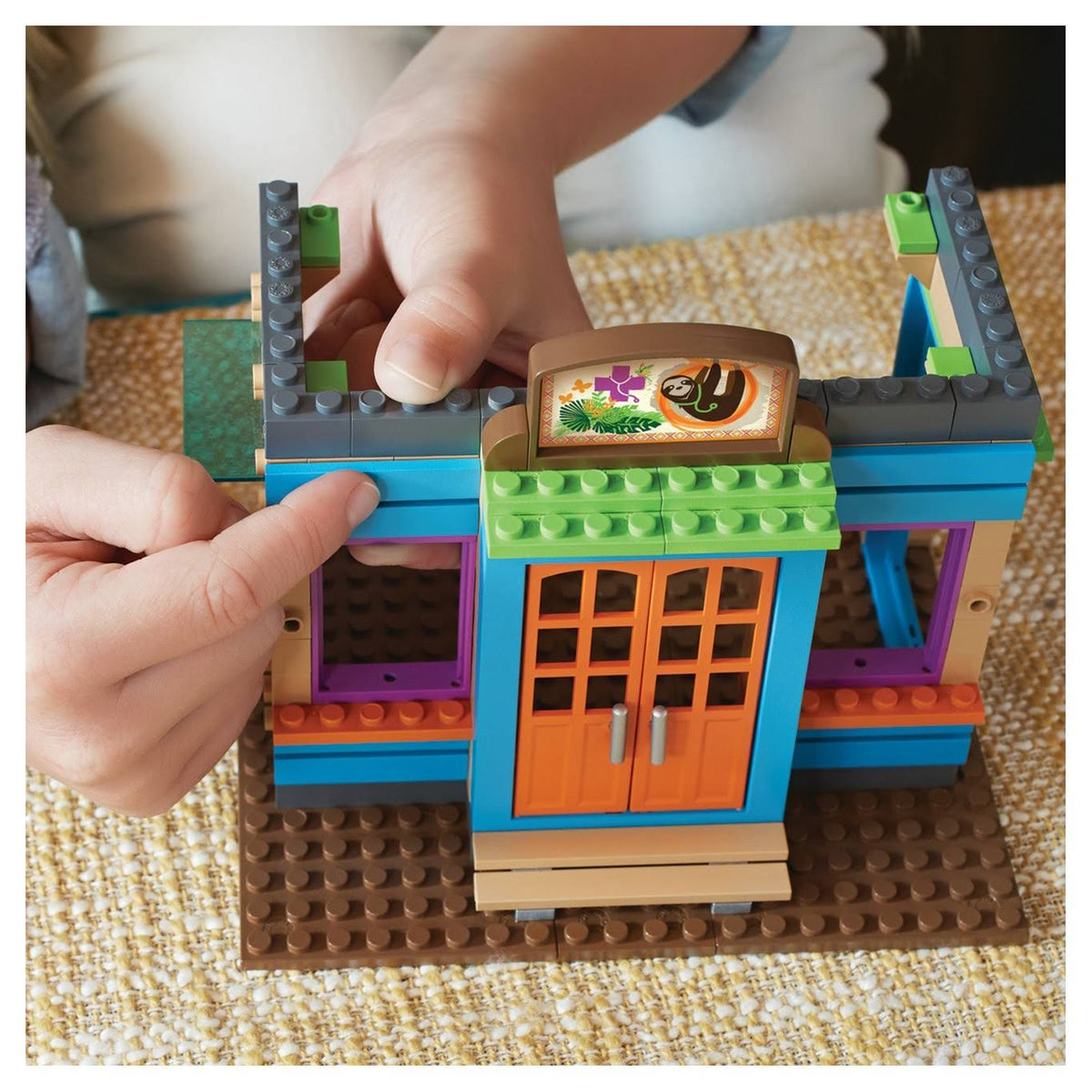 2-in-1 Rainforest Sanctuary Building Set E199896