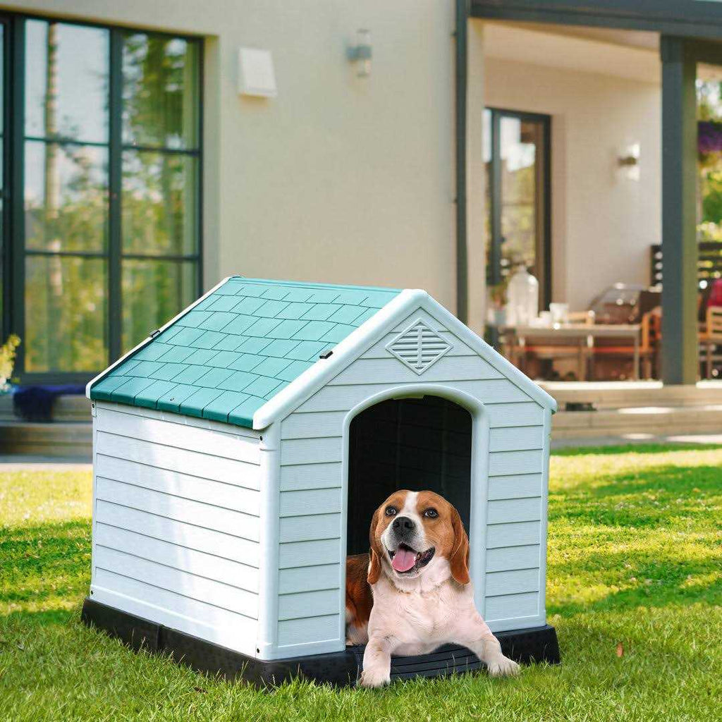 Plastic Dog House C982