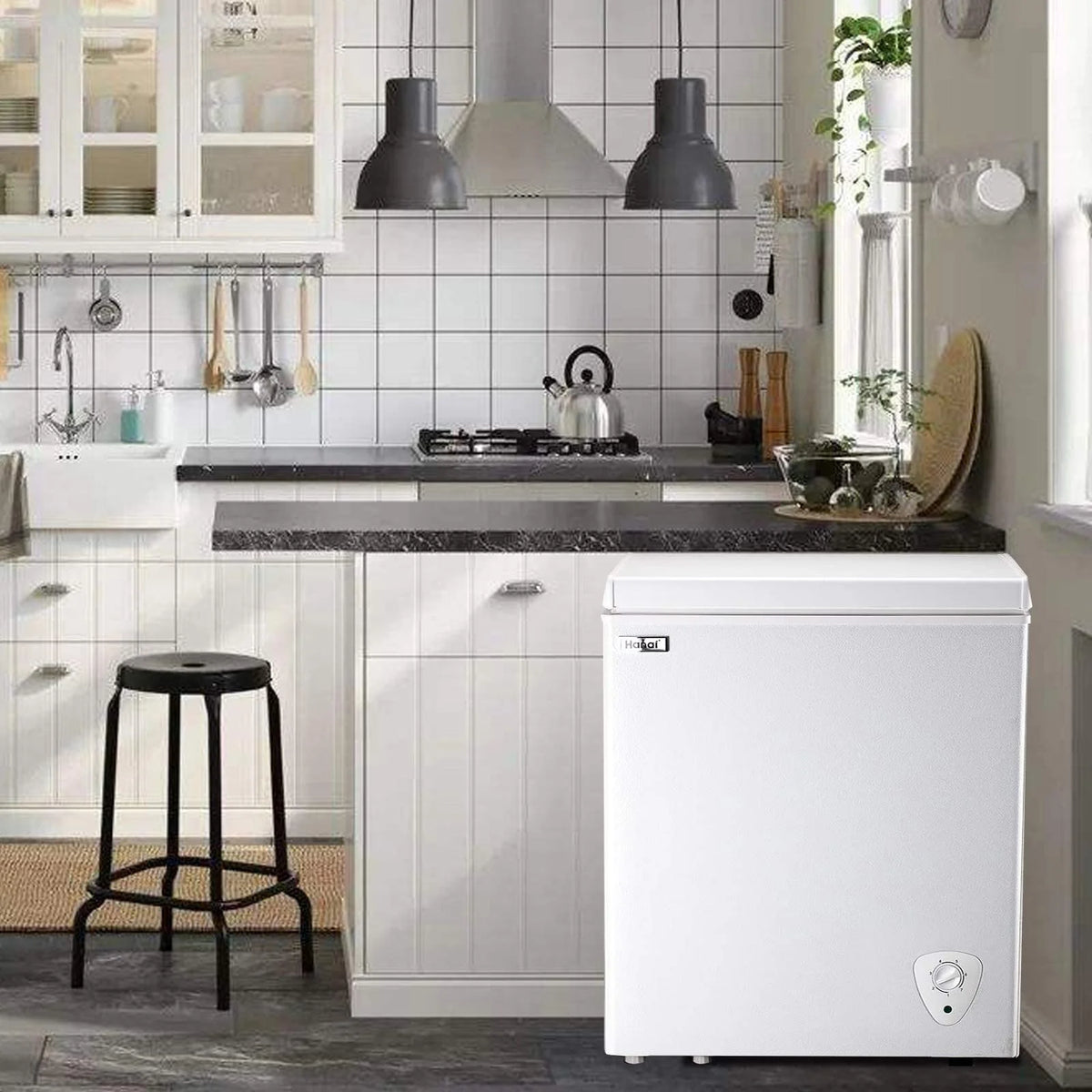 3.5 Cubic Top Open Door Chest Freezer with Removable Storage Basket K55550