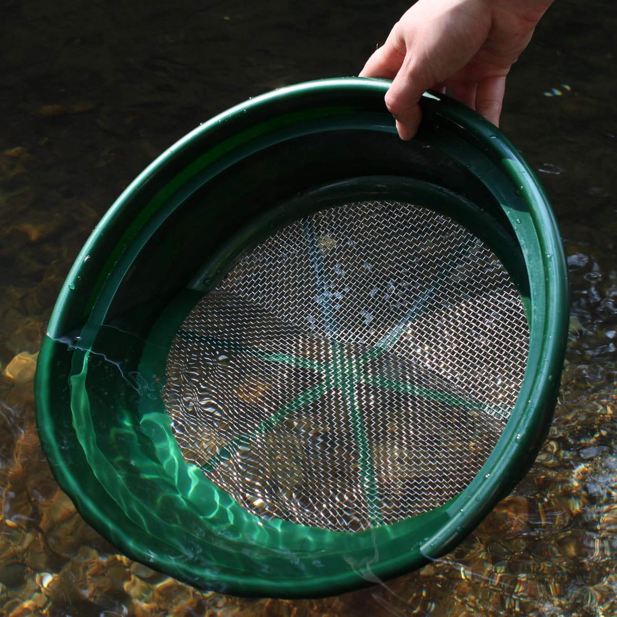 7pc Gold Prospecting Kit with Green Gold Pans H504834