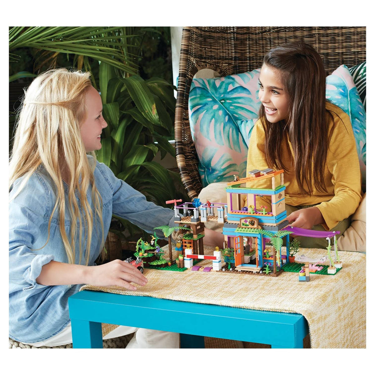 2-in-1 Rainforest Sanctuary Building Set E199896
