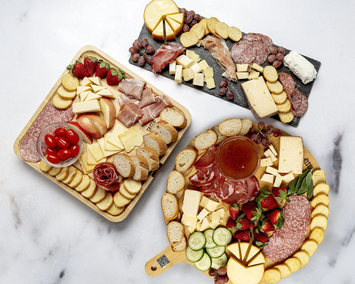 Bamboo Round Charcuterie Board with Handle, 15.5" F270681