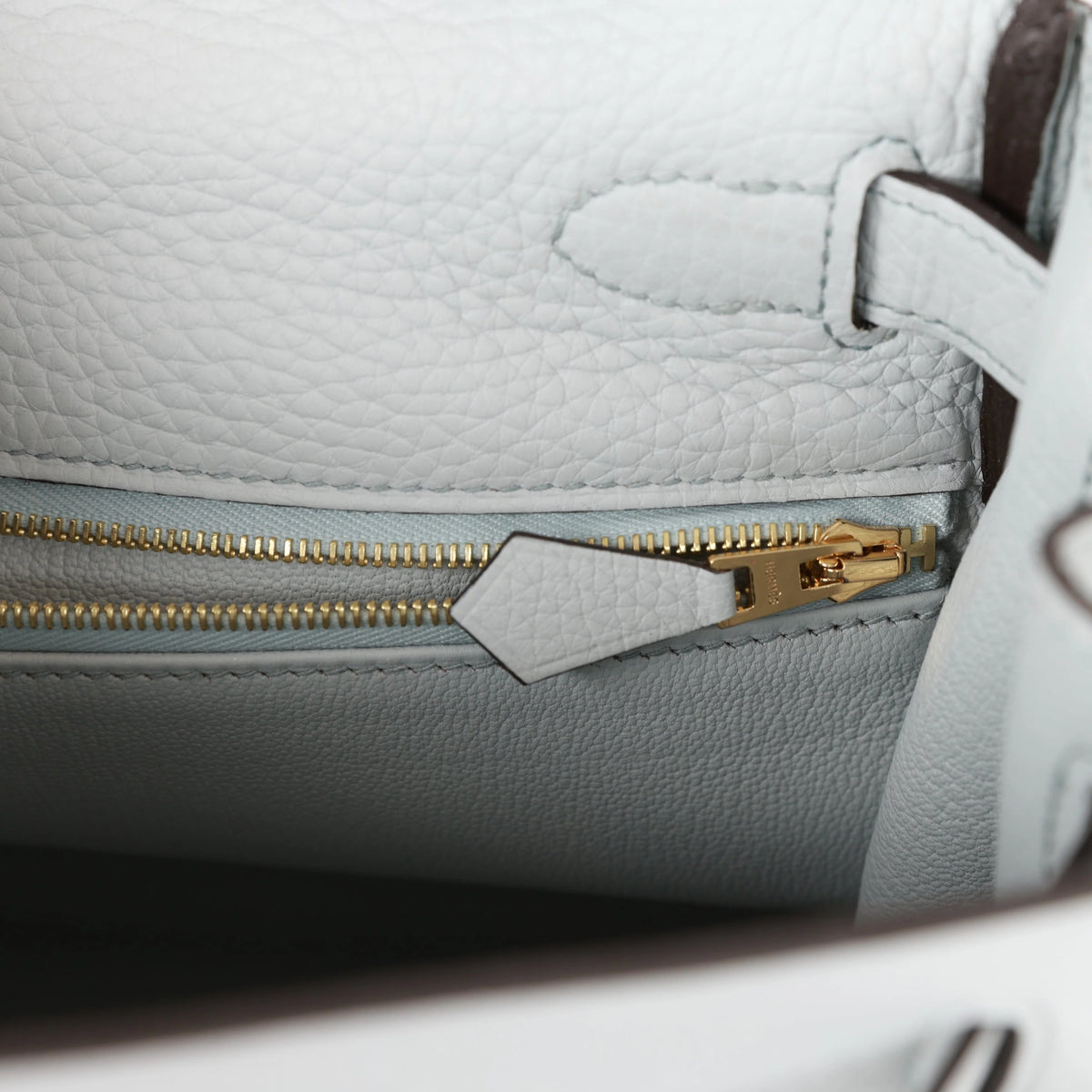 Bleu Pale Clemence 28 Handbag E3721